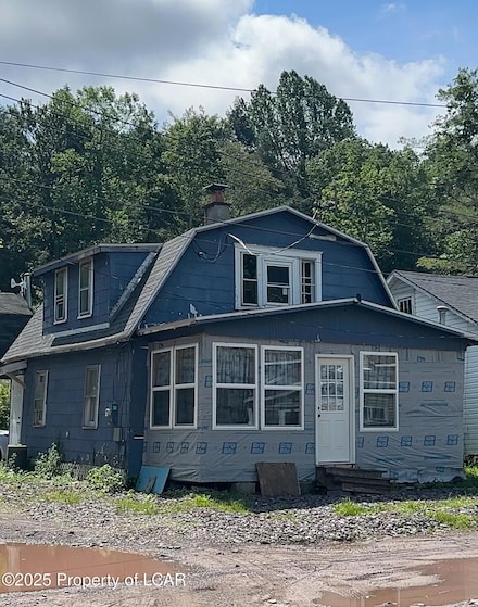 2 Noble St, Harveys Lake, PA 18618