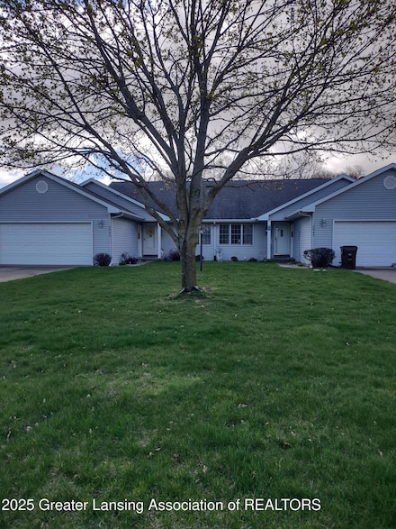 2942 Twelve Oaks Dr Unit 27, Charlotte, MI 48813