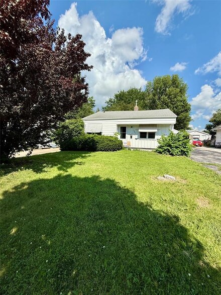 3623 Wright St, Des Moines, IA 50316
