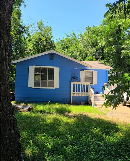 911 W Collins St, Denton, TX 76201