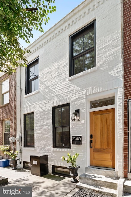 2140 Saint Albans St, Philadelphia, PA 19146