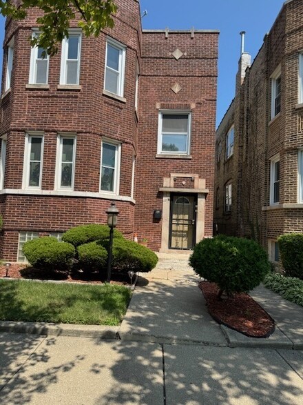 7707 S Bishop St, Chicago, IL 60620