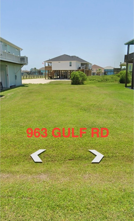 963 Gulf Rd, Crystal Beach, TX 77650