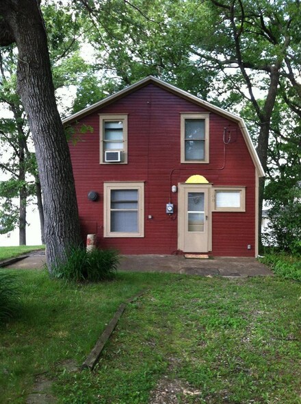 108 Portage Lake Rd, Munith, MI 49259