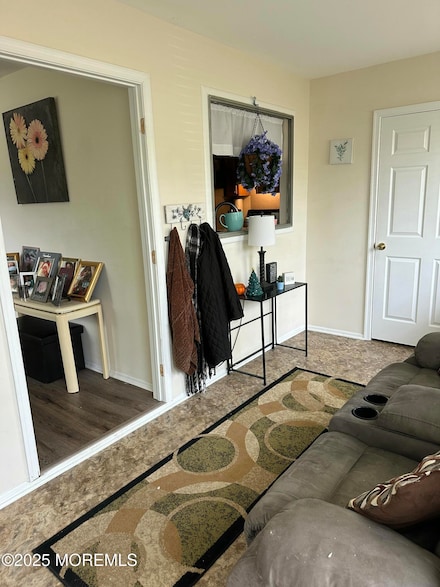 19 Niagara Dr, Toms River, NJ 08753