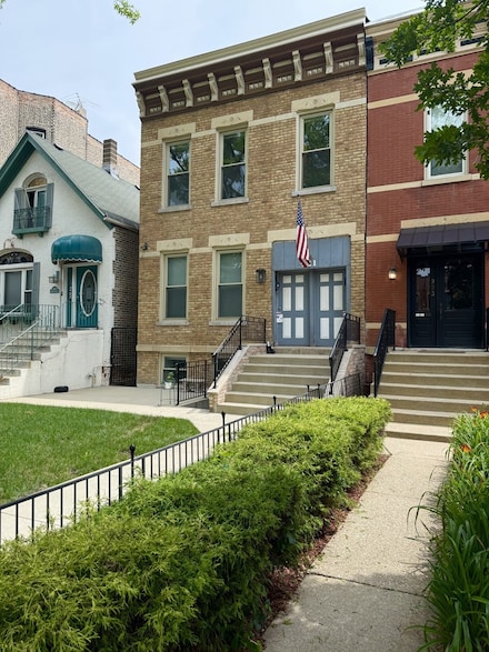921 S Bishop St Unit 2, Chicago, IL 60607