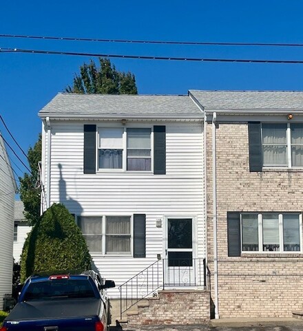 10 Iris Ln Unit B5-101, North Providence, RI 02911