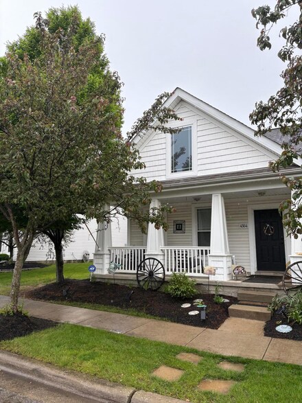 4564 Pebble Beach Dr, Grove City, OH 43123