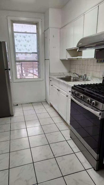 1527 123rd St, College Point, NY 11356