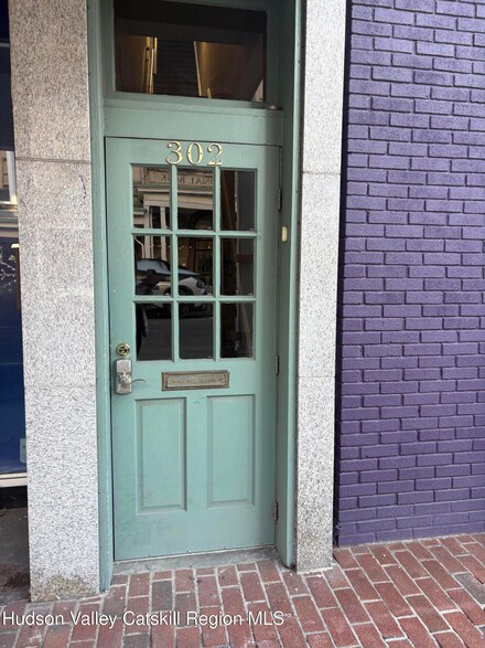 302 Wall St Unit 3rd Fl, Kingston, NY 12401