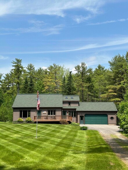 30 Meadow Rd, Hampden, ME 04444
