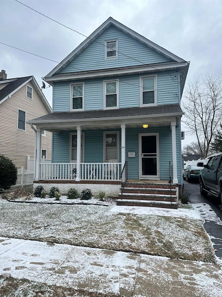 24 Walnut St, Westbury, NY 11590