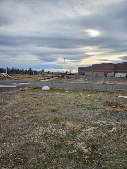 702 NE Highway 97, Madras, OR 97741