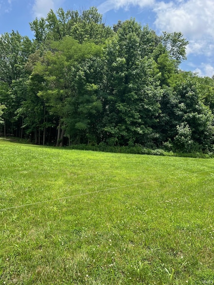 6195 Ashford Cir, Newburgh, IN 47630