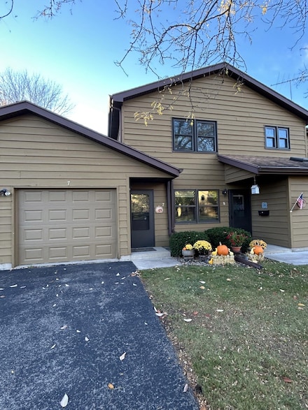 985 Babcock St, Neenah, WI 54956