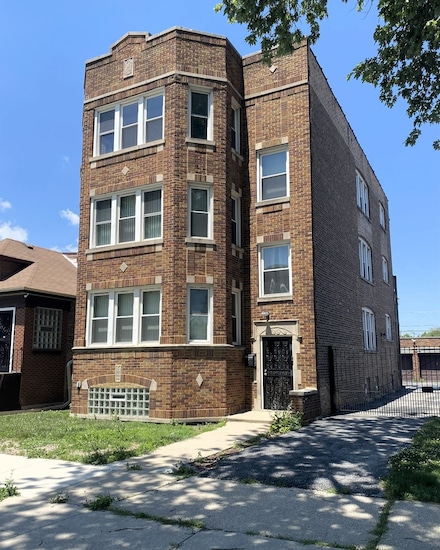 108 W 81st St, Chicago, IL 60620