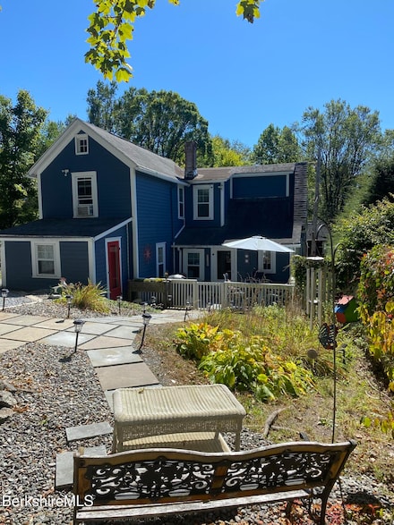 31 Saint Ann's Ave, Lenox, MA 01240
