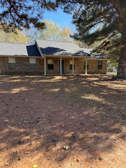 2744 Corinth Rd, Nashville, AR 71852