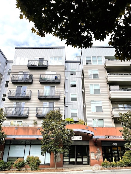 303 23rd Ave S Unit 303, Seattle, WA 98144