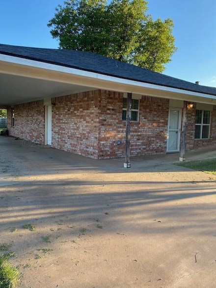 710 W Bradford St, Memphis, TX 79245