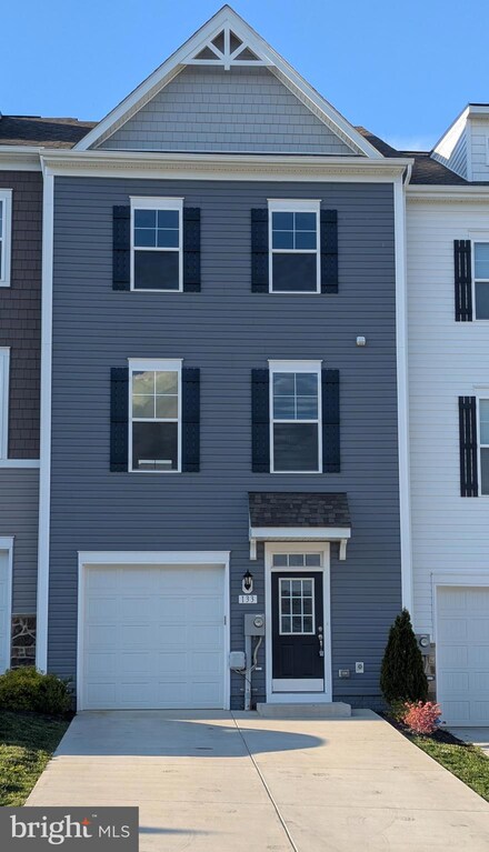 133 Mossdale Blvd, Falling Waters, WV 25419