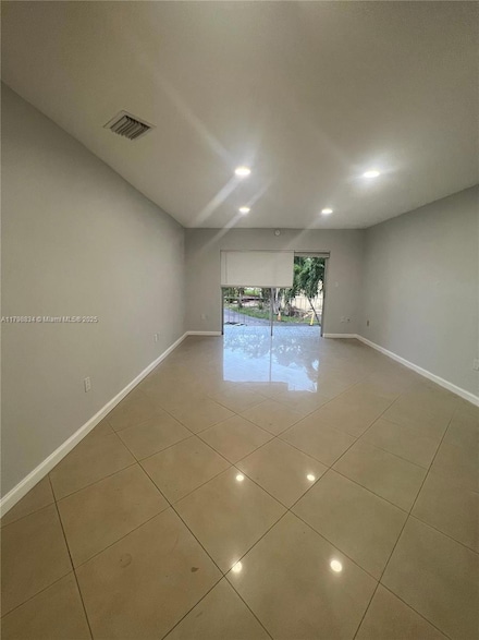 7368 SW 82nd St Unit E215, Miami, FL 33143