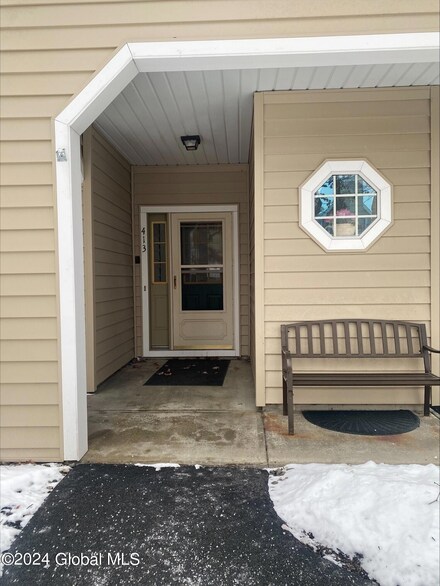 413 Hampton Place Blvd, Troy, NY 12180