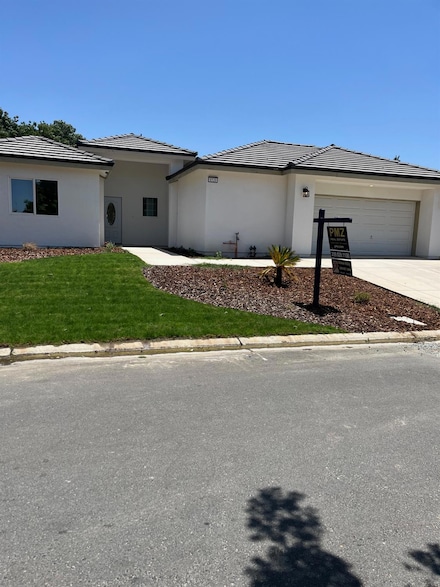 8520 Lake Shore Dr, Chowchilla, CA 93610