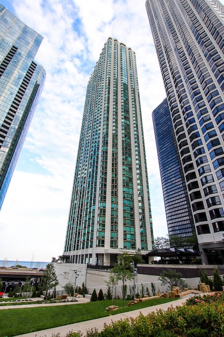 195 N Harbor Dr Unit 505, Chicago, IL 60601
