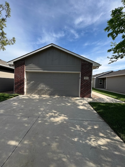 2610 W 55th St N, Wichita, KS 67204