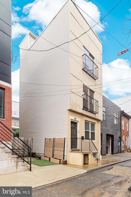 847 Cameron St, Philadelphia, PA 19130