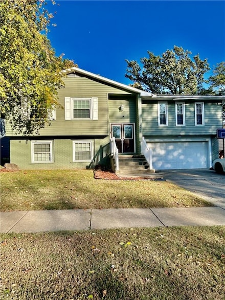 4616 Lawson Dr, Decatur, IL 62526