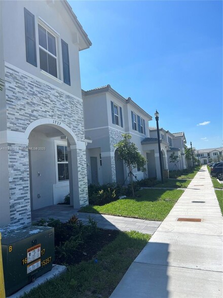 1727 SE 26th Terrace, Homestead, FL 33035