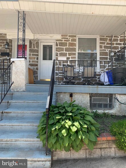 4718 Silverwood St, Philadelphia, PA 19128