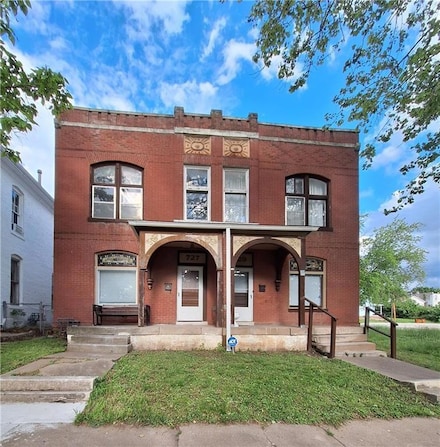 727 S 10th St, Saint Joseph, MO 64501