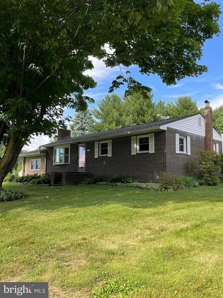 1205 Carrollyn Dr, Westminster, MD 21158