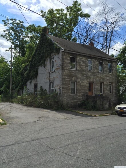 36-38 N 2nd St, Hudson, NY 12534