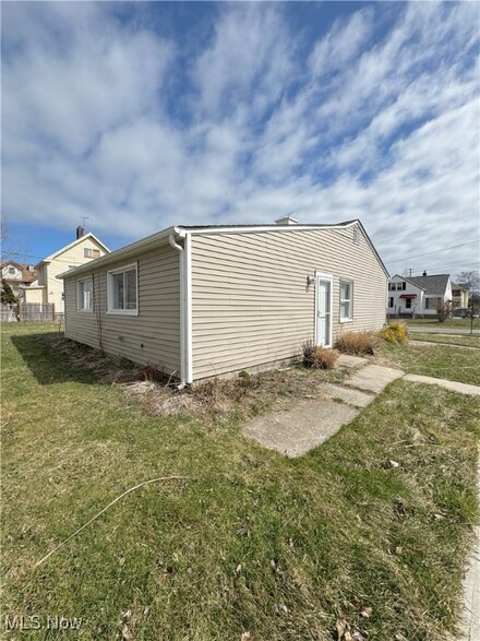 3090 W 111th St, Cleveland, OH 44111