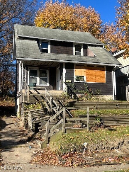 94 Forrest St, Akron, OH 44306