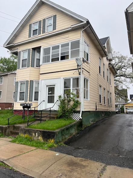 56 N First St, Meriden, CT 06451