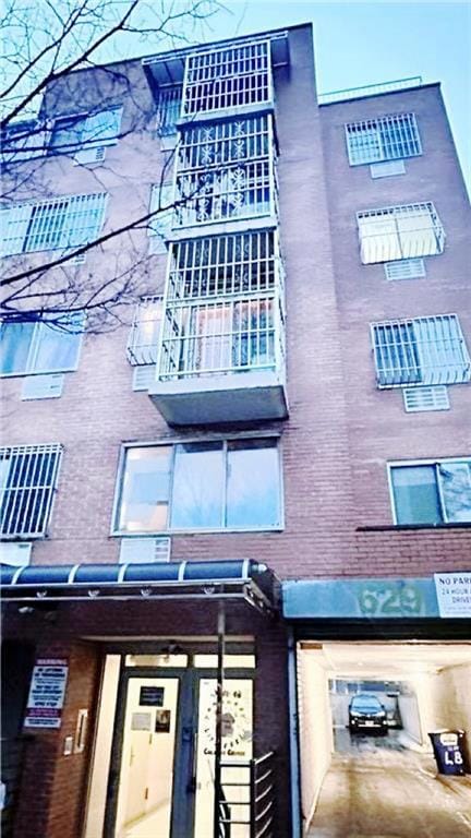 629 51st St Unit 4C, Brooklyn, NY 11220