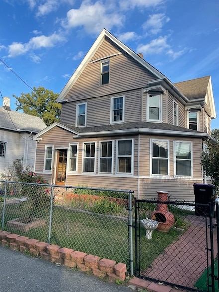 958 Main St, Holyoke, MA 01040