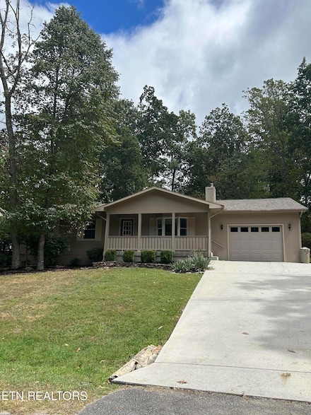 181 Lakeside Dr, Crossville, TN 38558