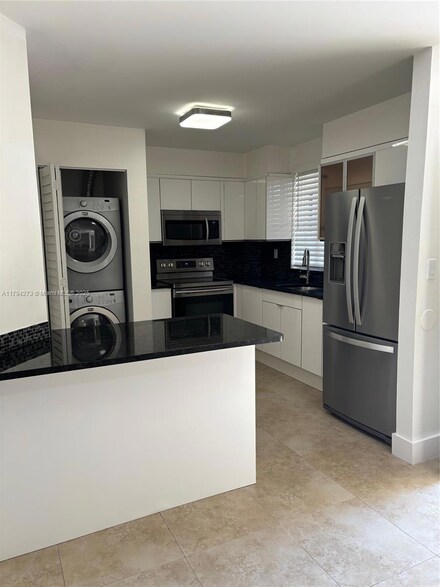 6195 NW 186th St Unit 116, Hialeah, FL 33015