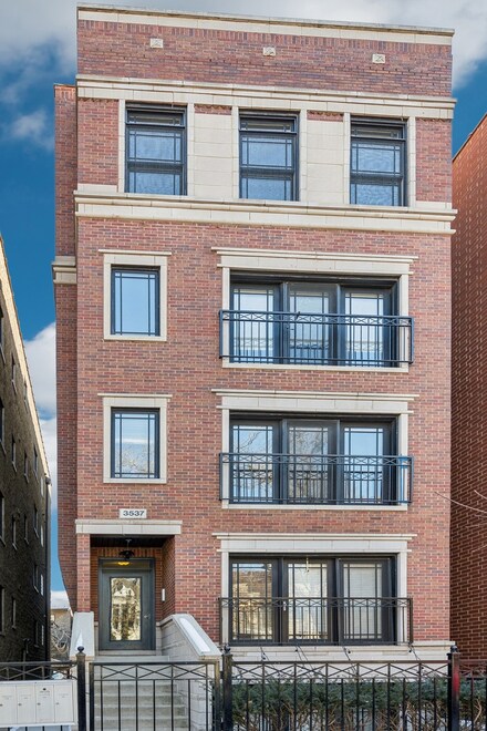 3537 N Wilton Ave Unit 3, Chicago, IL 60657