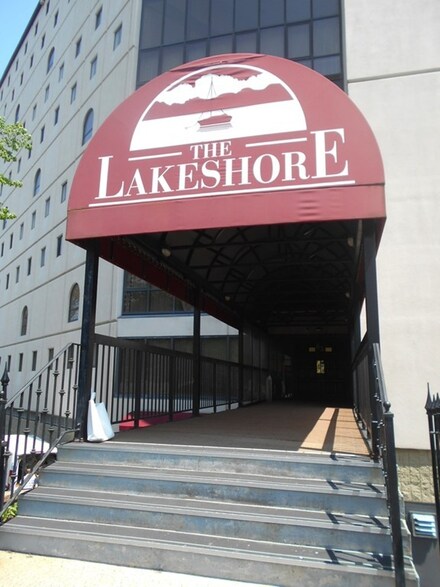65 Lake Ave Unit 806, Worcester, MA 01604