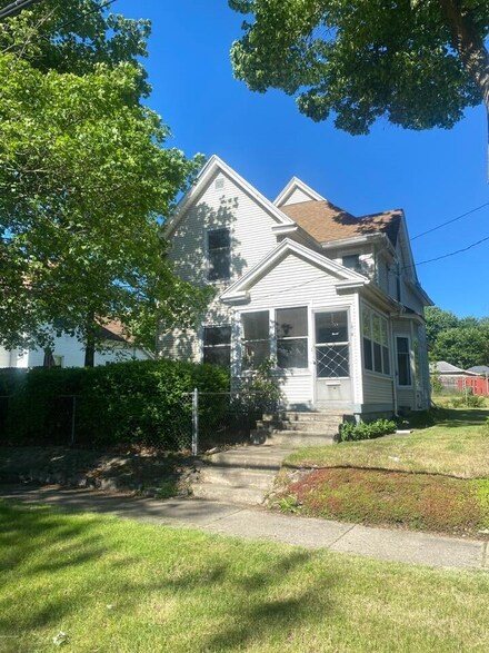 1010 S Milwaukee St, Jackson, MI 49203
