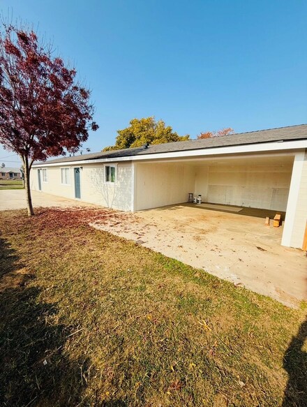 312 Salisbury St, Porterville, CA 93257