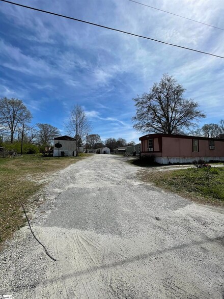 305 Boyd St, Fountain Inn, SC 29644