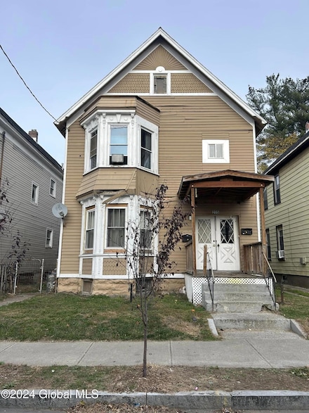 205 Victory Ave, Schenectady, NY 12307